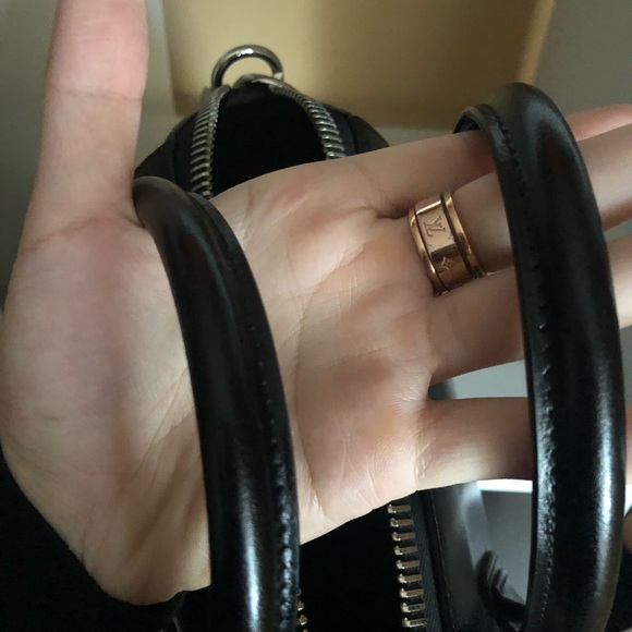 SOLD❌Givenchy Antigona size Small - Picture 3 of 8